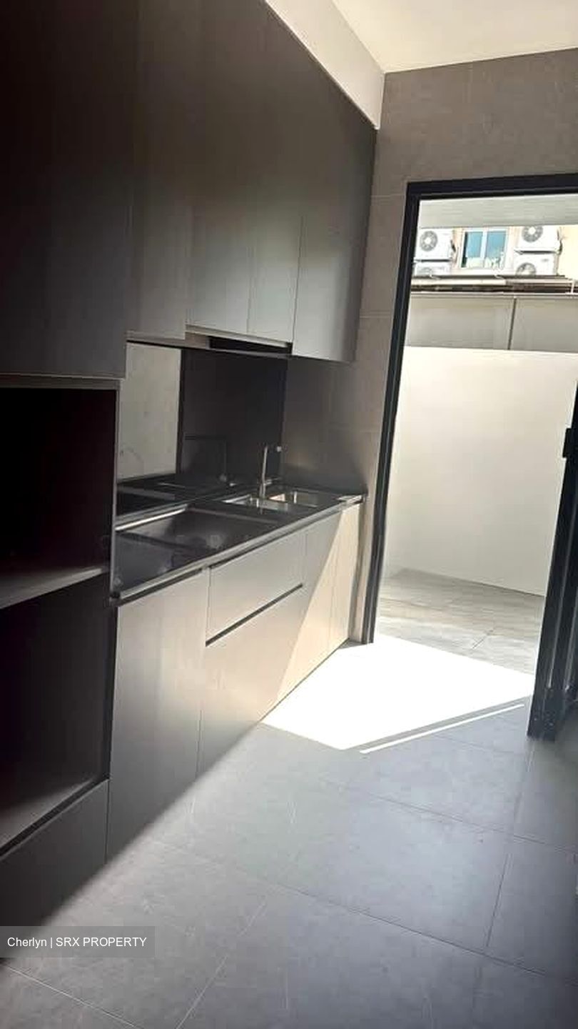 Sembawang Straits Estate (D27), Terrace #553372531